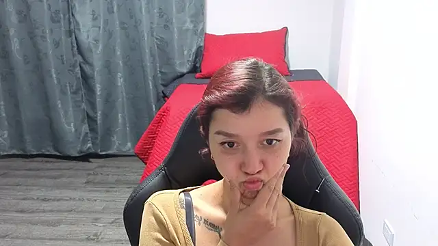 Skinny_queen_20 live