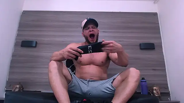 Maximiliano_Stronge live