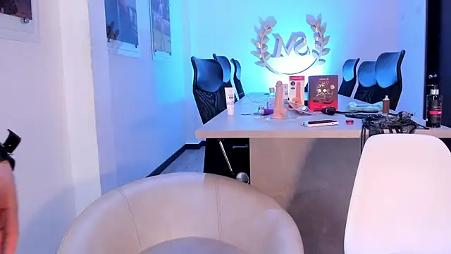 MaiaLopez live