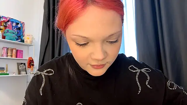 SmilingCutie live