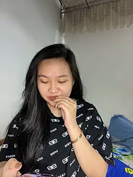 Almira6868 live