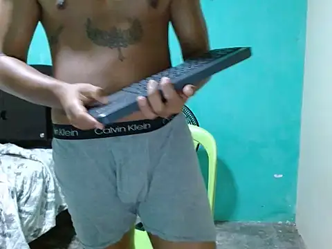 Lil_condor_baby live