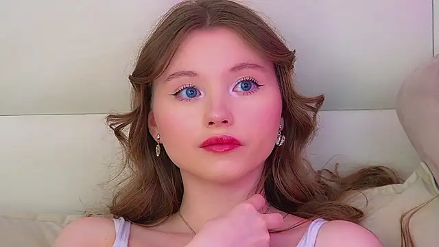 KeiraAsti live