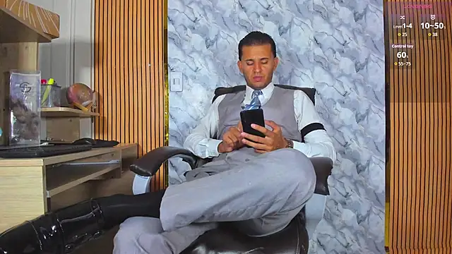 Hideintheoffice live