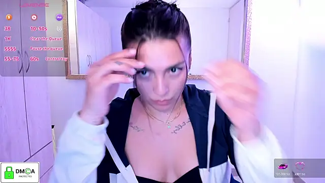 EricaVanderhill live