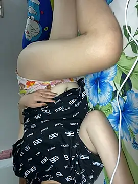 Almira6868 live