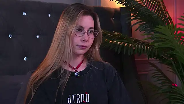 -SaraBlack- live