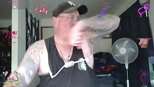 KINKYBLUEYES69 live