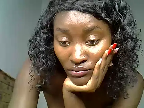 Secretary_sandie live