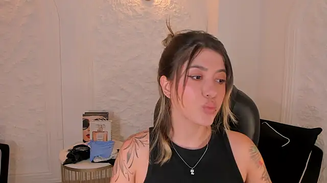 EveBensonX live