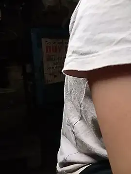tuyet-nhi live
