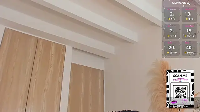 Chrishell_ live