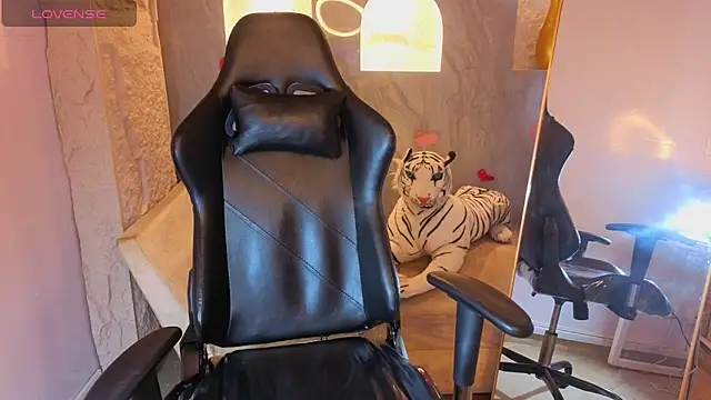 Nyx_moon_v live