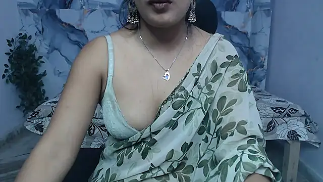 Deevisha-queen live