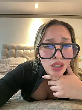 Mialunaxx live