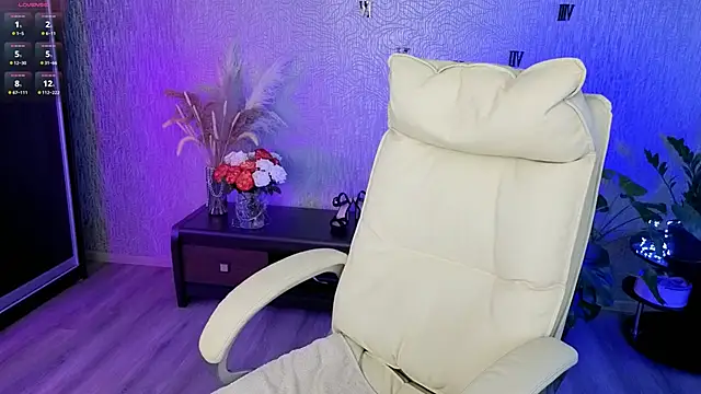 NikkiiStill live