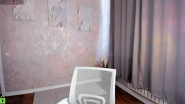 Nelie_Evans live