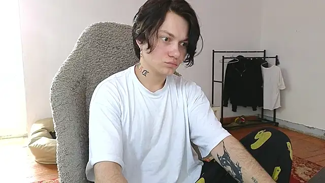 esajukyy live