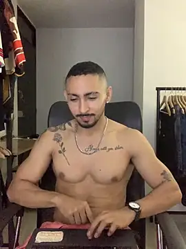 NicolasChest_xxx live