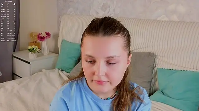 LorriMonz live