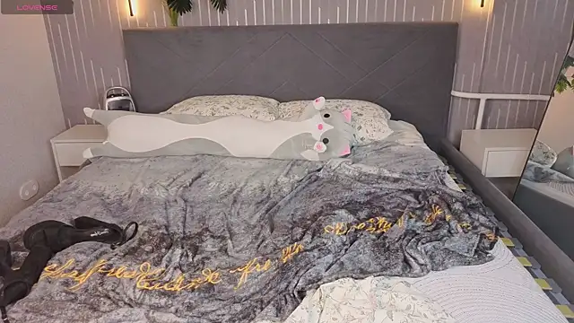 Mary_Holland live
