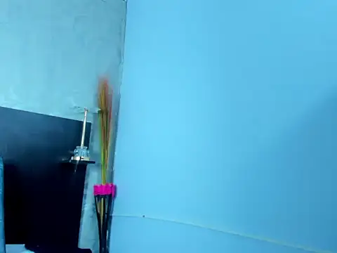 HaileySkinny live