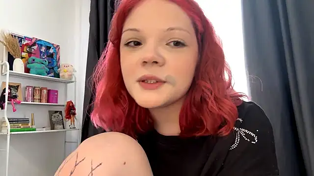SmilingCutie live
