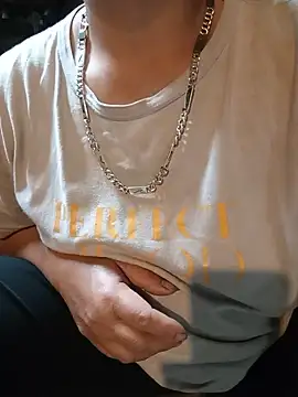 tuyet-nhi live