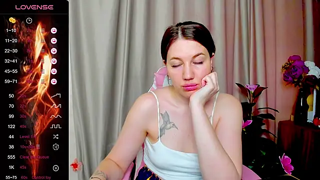 Arya_Curves live