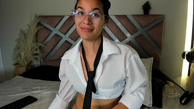 Layra_rous live