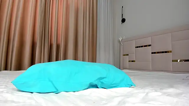 Lola_Peach live