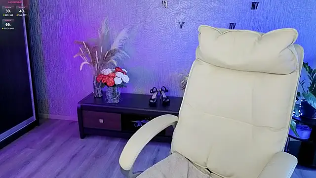 NikkiiStill live