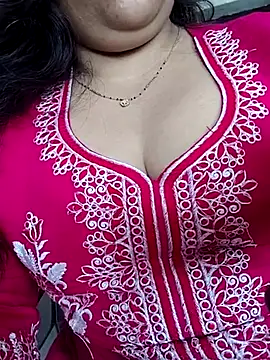 Hottypuja live