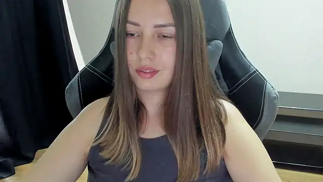 Mia_shy1 live