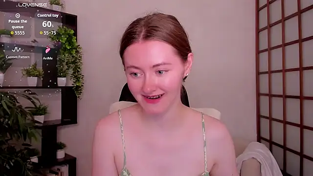 KateCuddle live