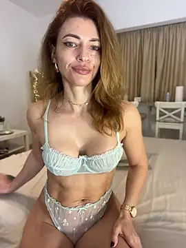 HoneyLove__ live