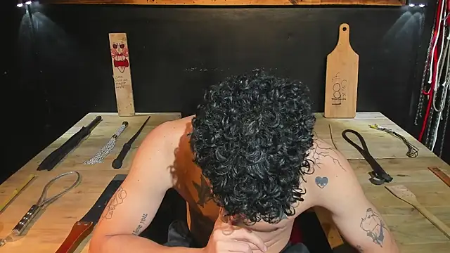BDSM_Vantablack_ live