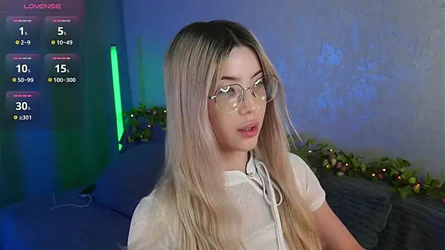 LindaThackerr live