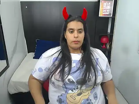 _bella_ebony_ live