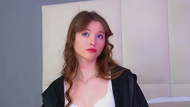 KeiraAsti live