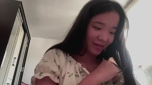 Mika_strawberry live