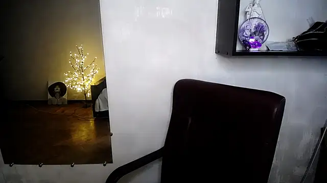 Emily_Mo live
