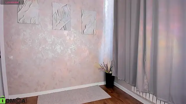 Nelie_Evans live