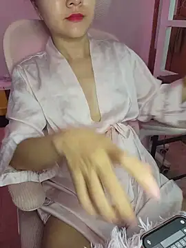 LucyKiss live