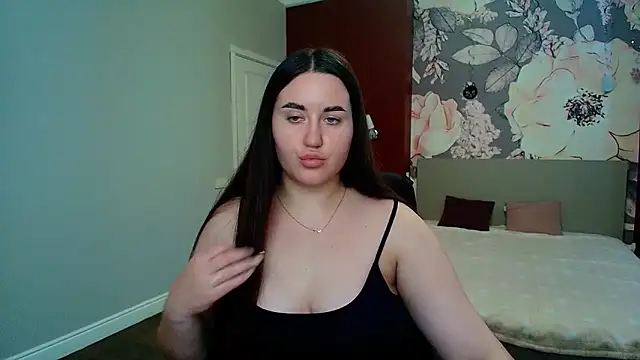 Roxie_Bradley live