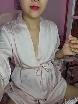 LucyKiss live