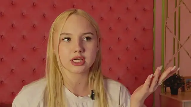 Sky_Cutie live