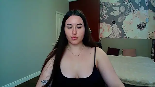 Roxie_Bradley live