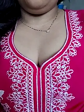 Hottypuja live