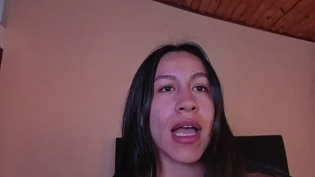 EmiGomez_ profile